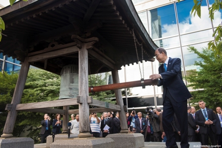 Secretary-General Ban Ki-moon ringing peace bell