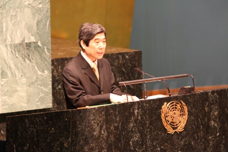 Ambassador Kodama at the General Assembly Hall